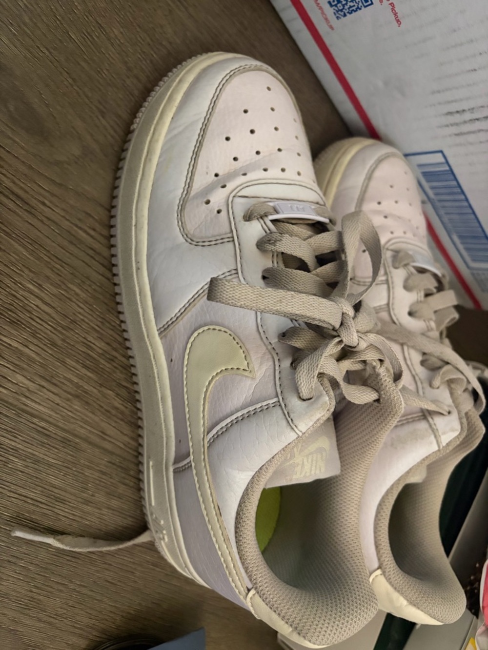 Nike Low-Top Sneakers in Off-White and Light Beige